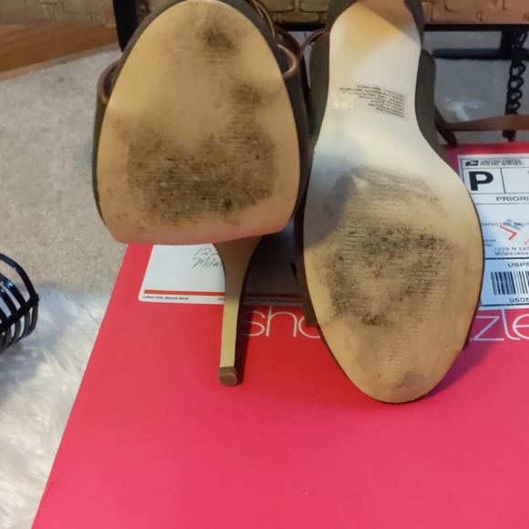 Heels - Picture 2 of 3